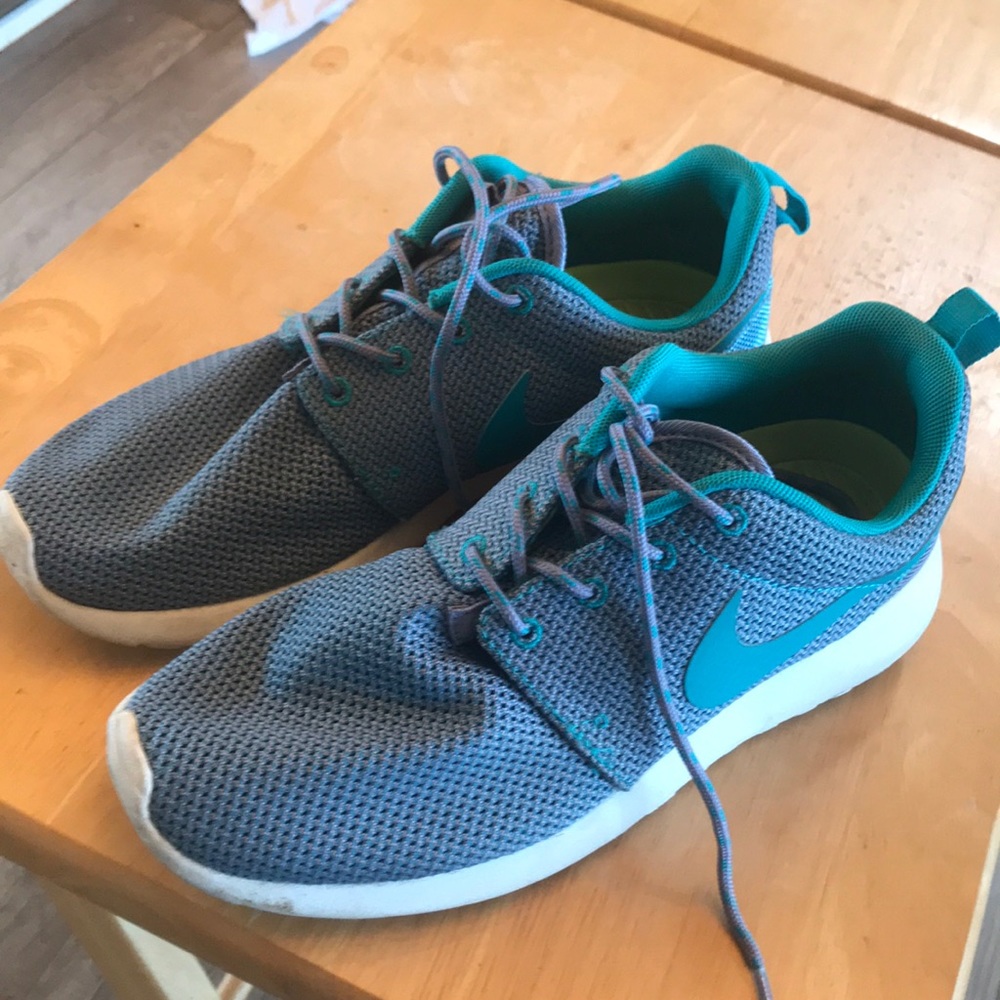 Nike roshes